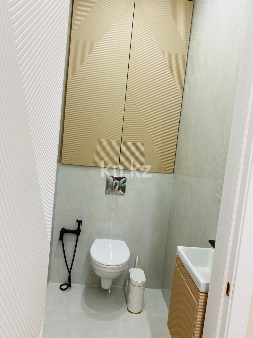 Продажа 3-комнатной квартиры, 75 м² - Продажа трехкомнатных квартир в кирпичном доме в Караганде - страница 2 фото 9 из 14