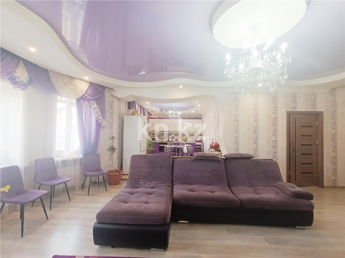 Продажа 6-комнатного дома, 250 м², ул. Донецкая, дом  45 - Продажа домов, коттеджей в Казахстане фото 1 из 27