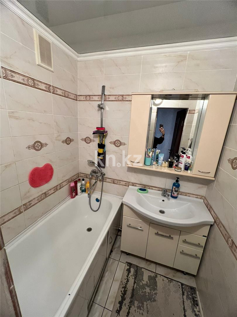 Продажа 3-комнатной квартиры, 63 м², ул. Сатыбалдина в Караганде - фото 5