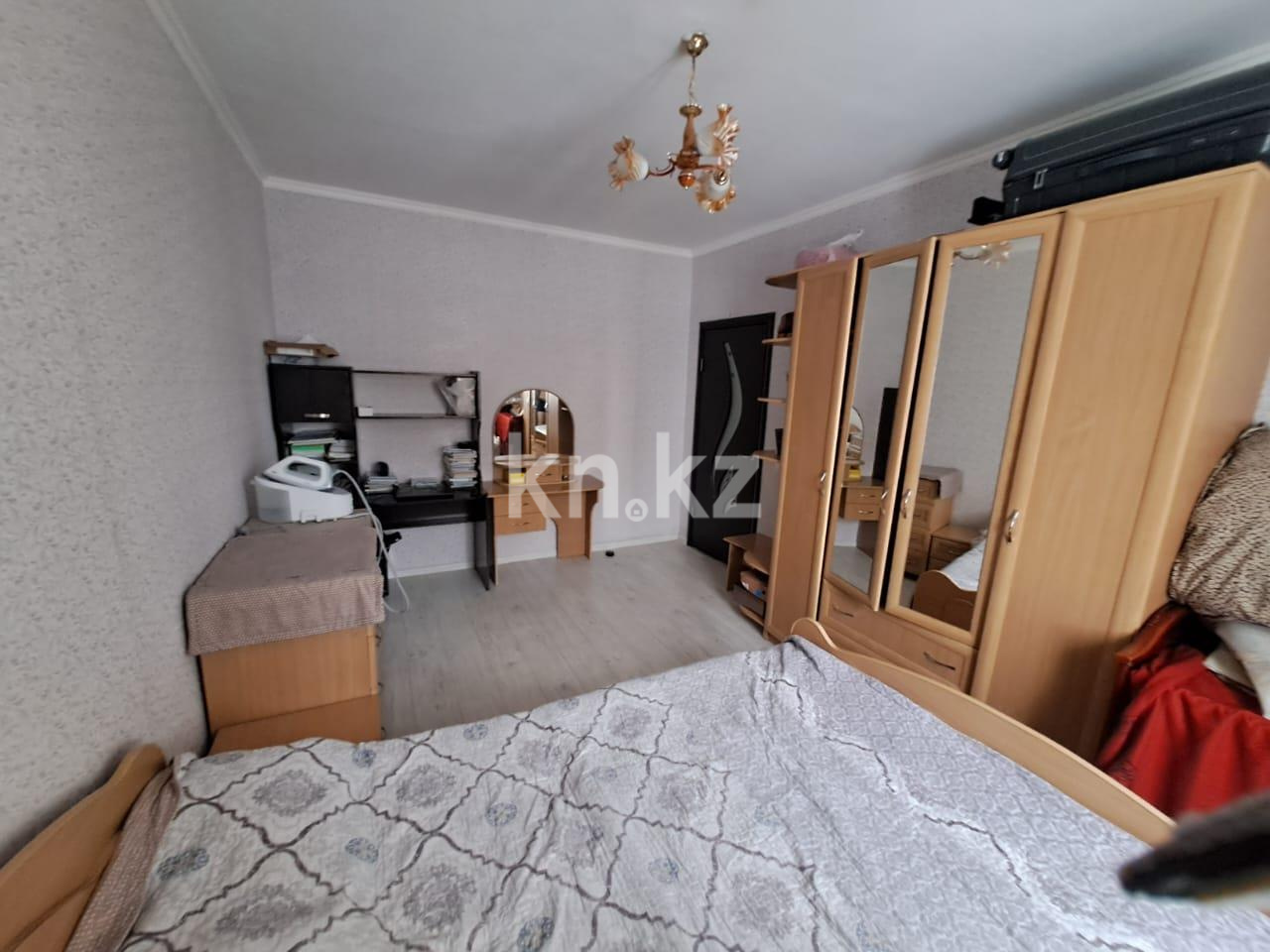 Продажа 2-комнатной квартиры, 60 м², пр. Шахтеров, дом  70 - Продажа квартир в Караганде фото 2 из 13