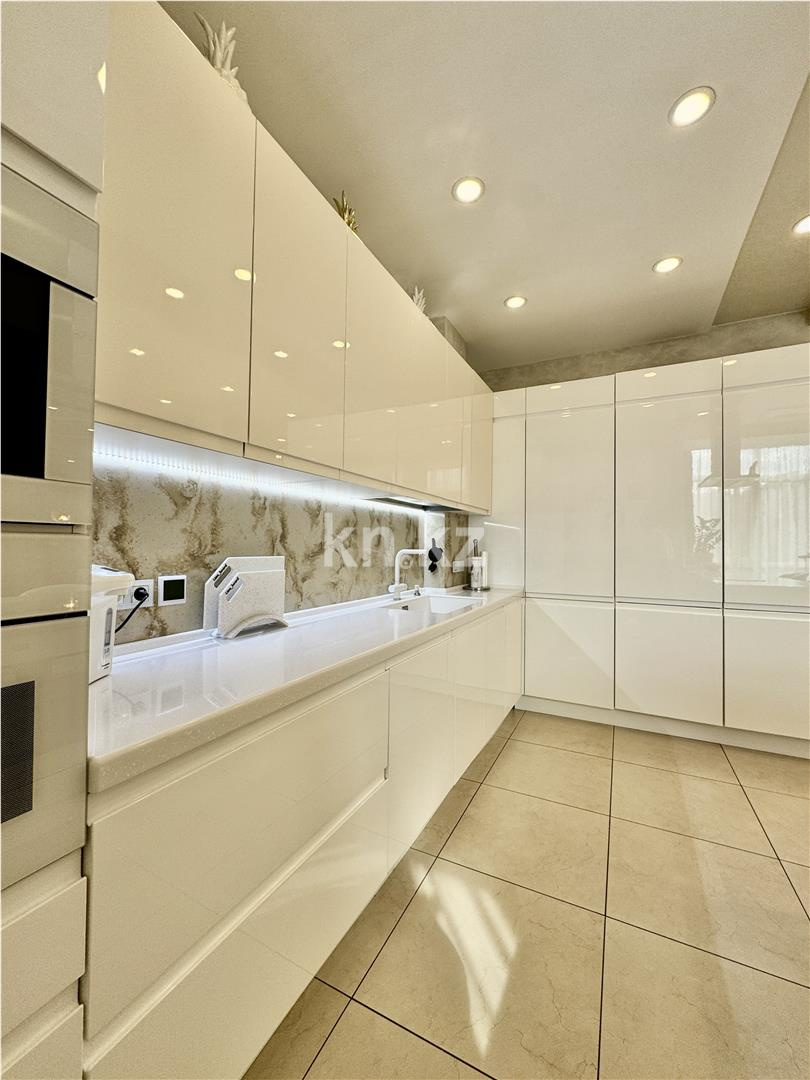 Продажа 4-комнатной квартиры, 198 м², ул. Ботаническая, дом  12/12 в Караганде - фото 14