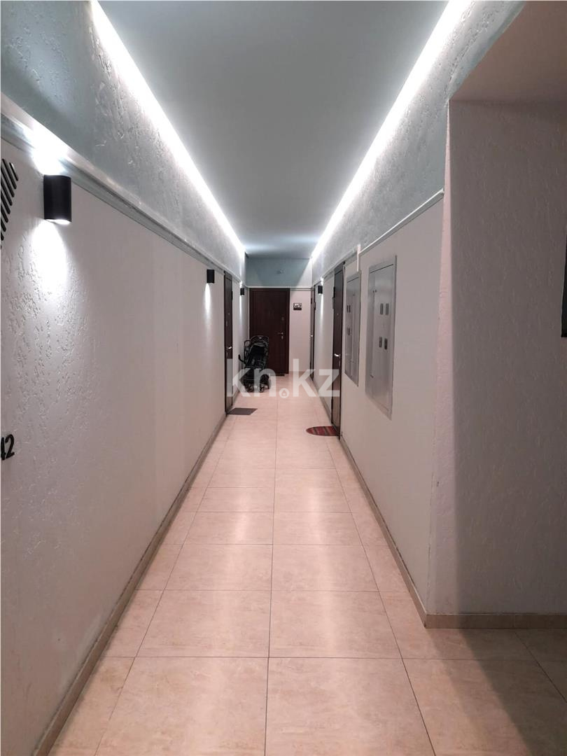 Продажа 3-комнатной квартиры, 97 м², ул. Муканова в Караганде - фото 16