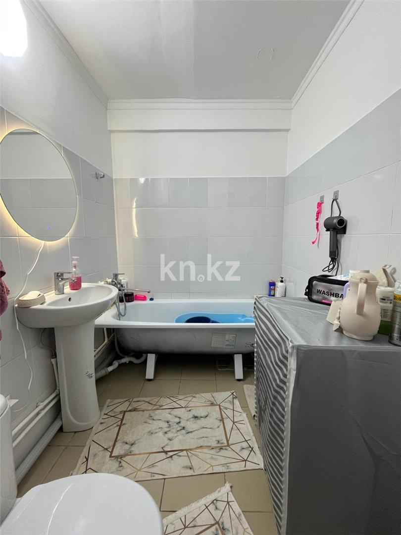 Продажа 3-комнатной квартиры, 81 м², ул. Момышулы в Караганде - фото 17