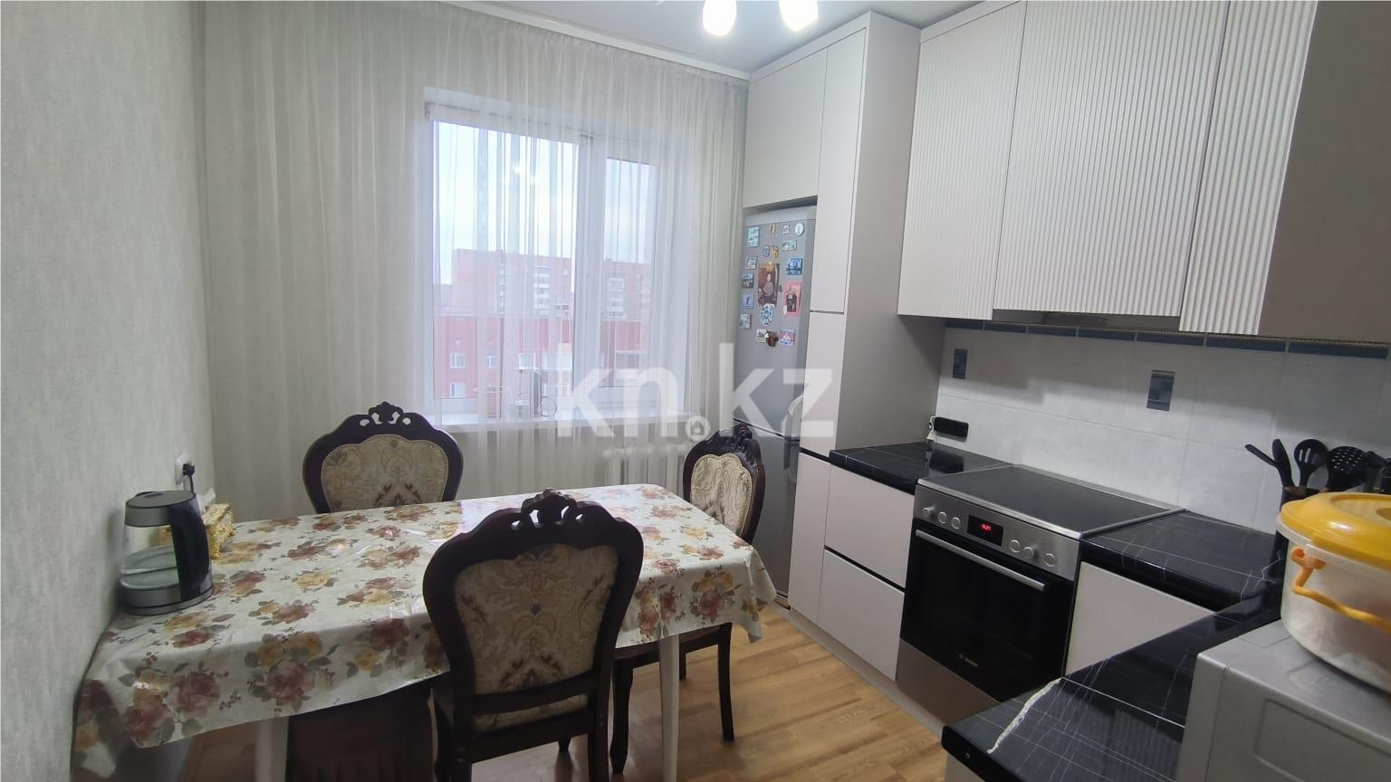Продажа 3-комнатной квартиры, 64 м², мкр-н Гульдер-1 - Продажа квартир в Караганде фото 9 из 24