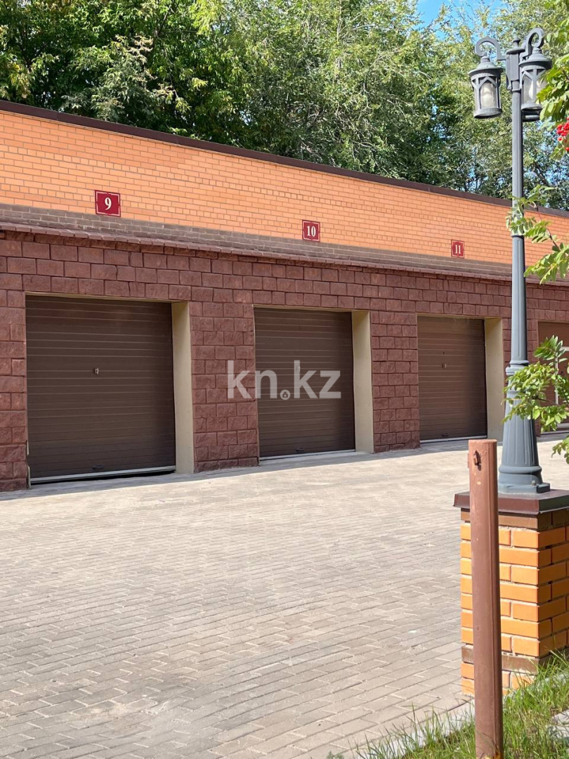 Продажа 4-комнатной квартиры, 136 м², ул. Аманжолова, дом  65/4 в Караганде - фото 21