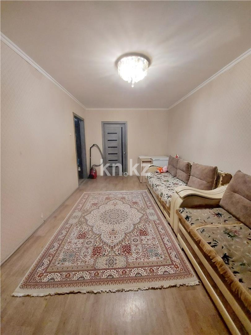 Продажа 2-комнатной квартиры, 45 м², 16 мкр., дом  21 в Караганде - фото 3