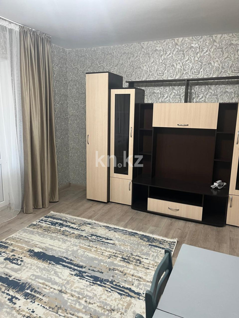 Аренда 2-комнатной квартиры, 54 м², ул. Розыбакиева - Аренда  двухкомнатных квартир помесячно в Алматы фото 1 из 17