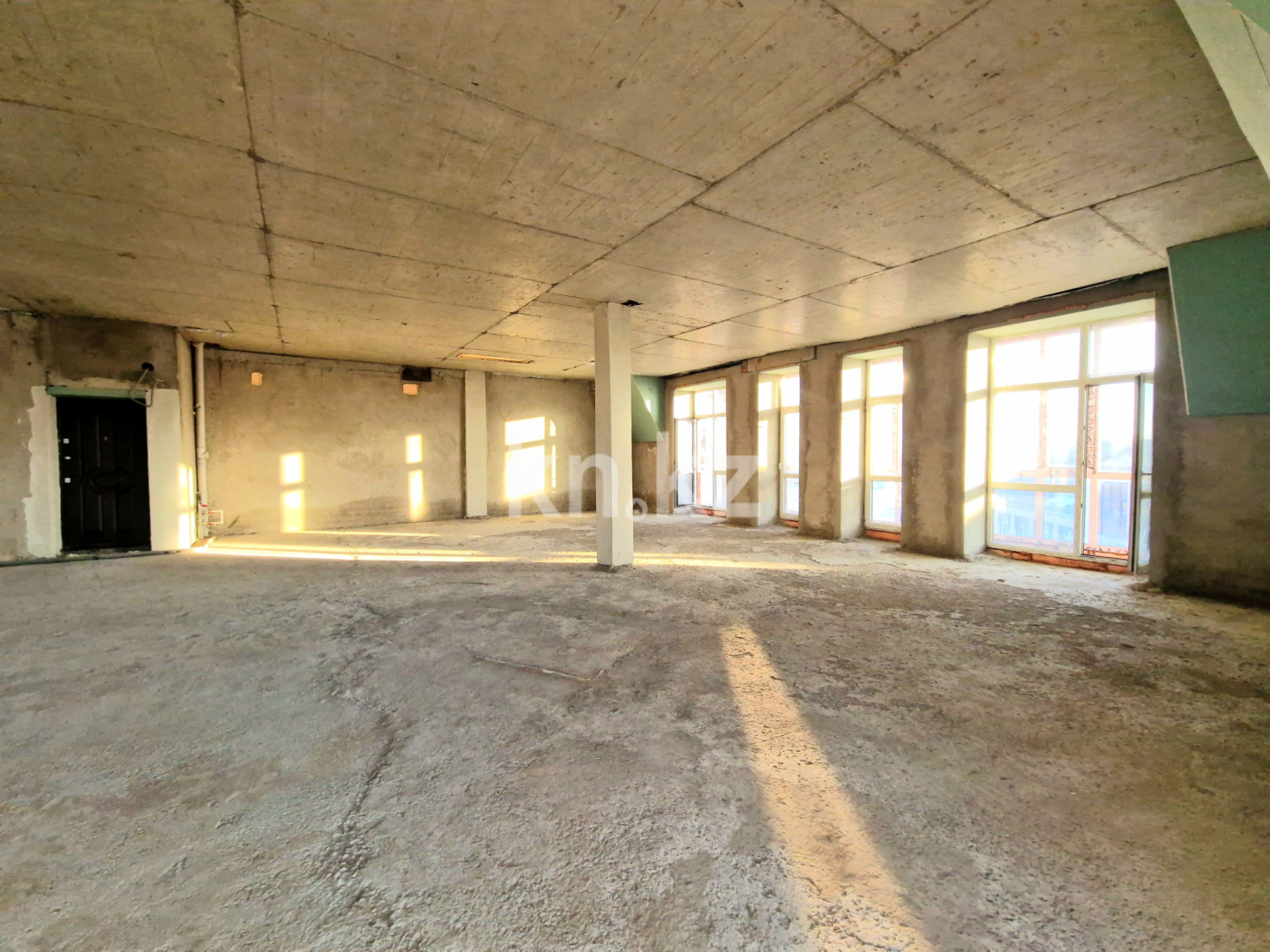 Продажа 4-комнатной квартиры, 161.8 м² - Продажа квартир в Казахстане - страница 137 фото 2 из 12