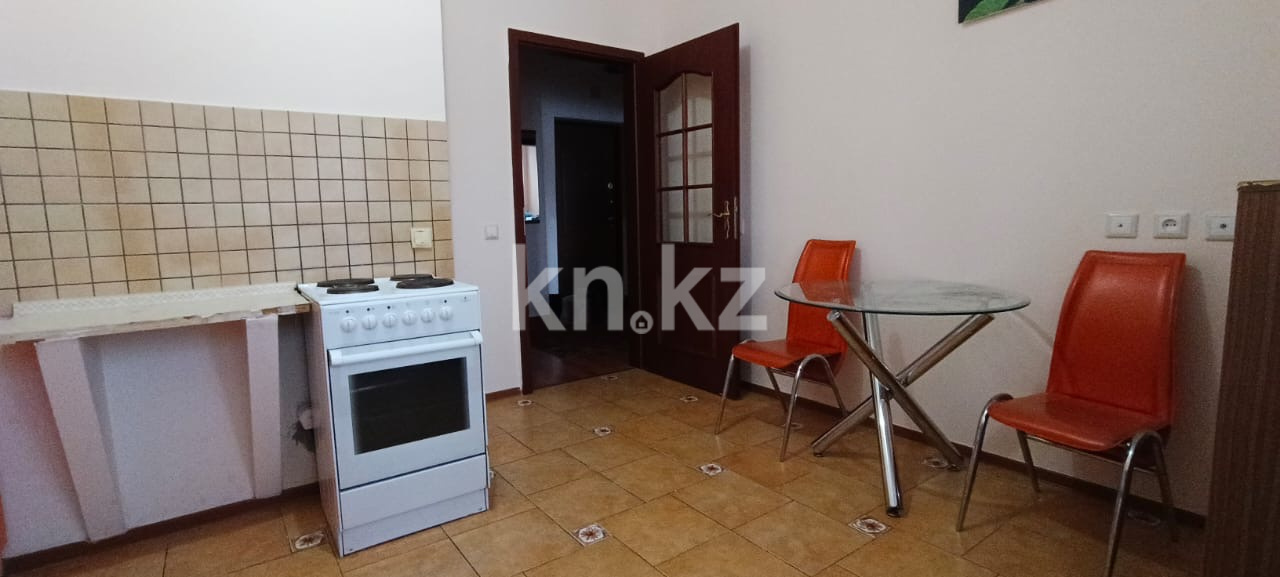 Аренда 1-комнатной квартиры, 50 м², ул. Туркестан, дом  8 в Астане - фото 4