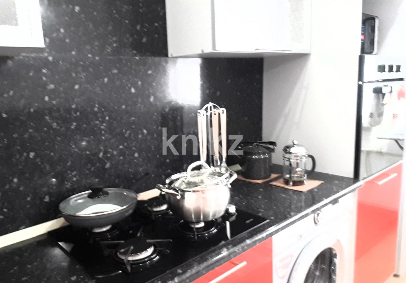 Аренда 1-комнатной квартиры посуточно, 52 м², Алмагуль мкр-н, дом  9 - Продажа квартир в Атырау фото 12 из 18