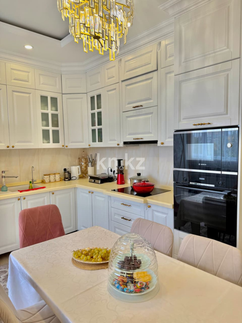 Продажа 4-комнатной квартиры, 140 м², пр. Шахтеров, дом  5/1 в Караганде - фото 3