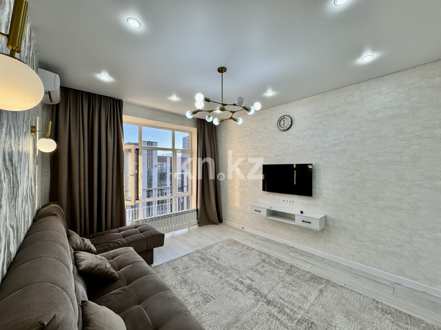 Продажа 3-комнатной квартиры, 95.6 м², ул. Дюсембекова, дом  83/2 - Продажа  трехкомнатных квартир в Караганде фото 2 из 33