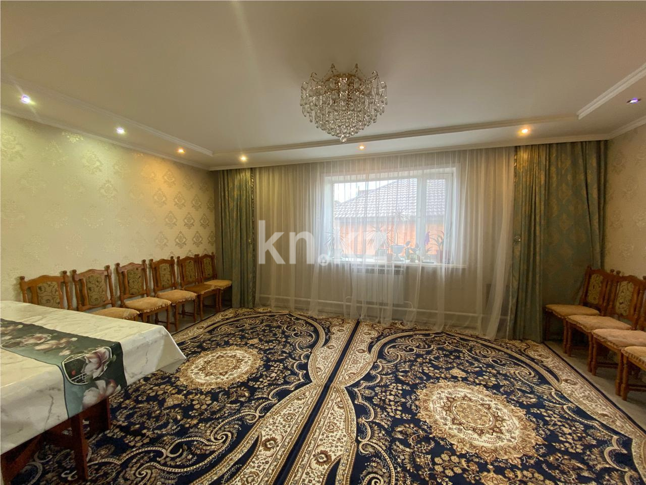 Продажа 5-комнатного дома, 214 м², ул. Куанышбаева, дом  52 - Продажа квартир в Караганде фото 1 из 22