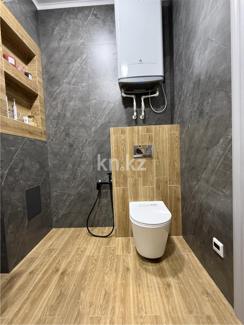 Продажа 3-комнатной квартиры, 91 м², ул. Ашимова - Продажа  трехкомнатных квартир в Караганде фото 14 из 26