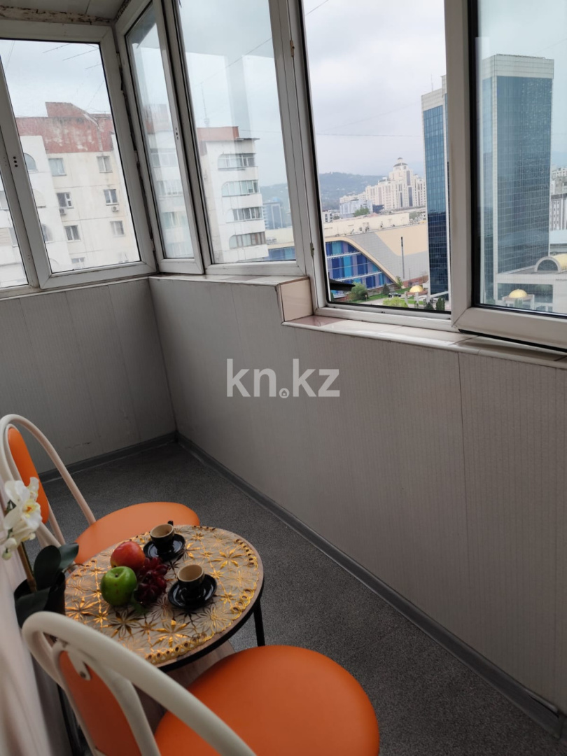 Аренда 1-комнатной квартиры посуточно, 50 м², Самал-1 мкр-н, дом  31 - ул. Жолдасбекова - Аренда  однокомнатных квартир посуточно в Алматы фото 15 из 17