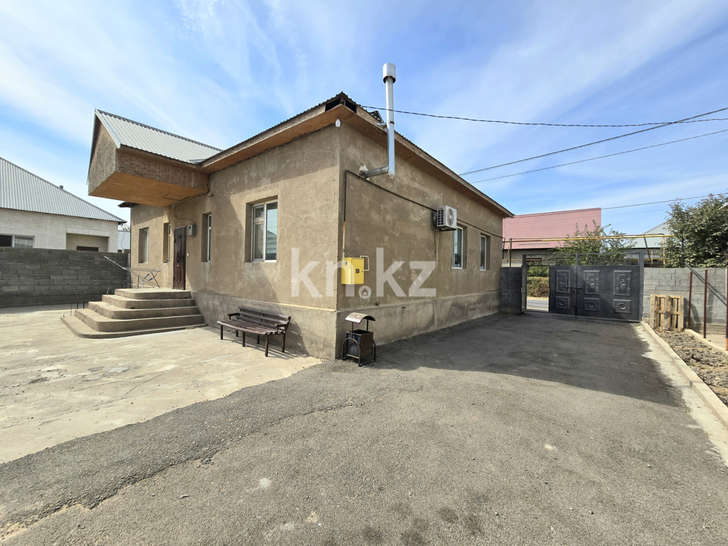 Продажа 5-комнатного дома, 164 м², микрорайон Кызылжар ул.Акмая, дом  28 - Продажа домов, коттеджей в Шымкенте фото 1 из 26