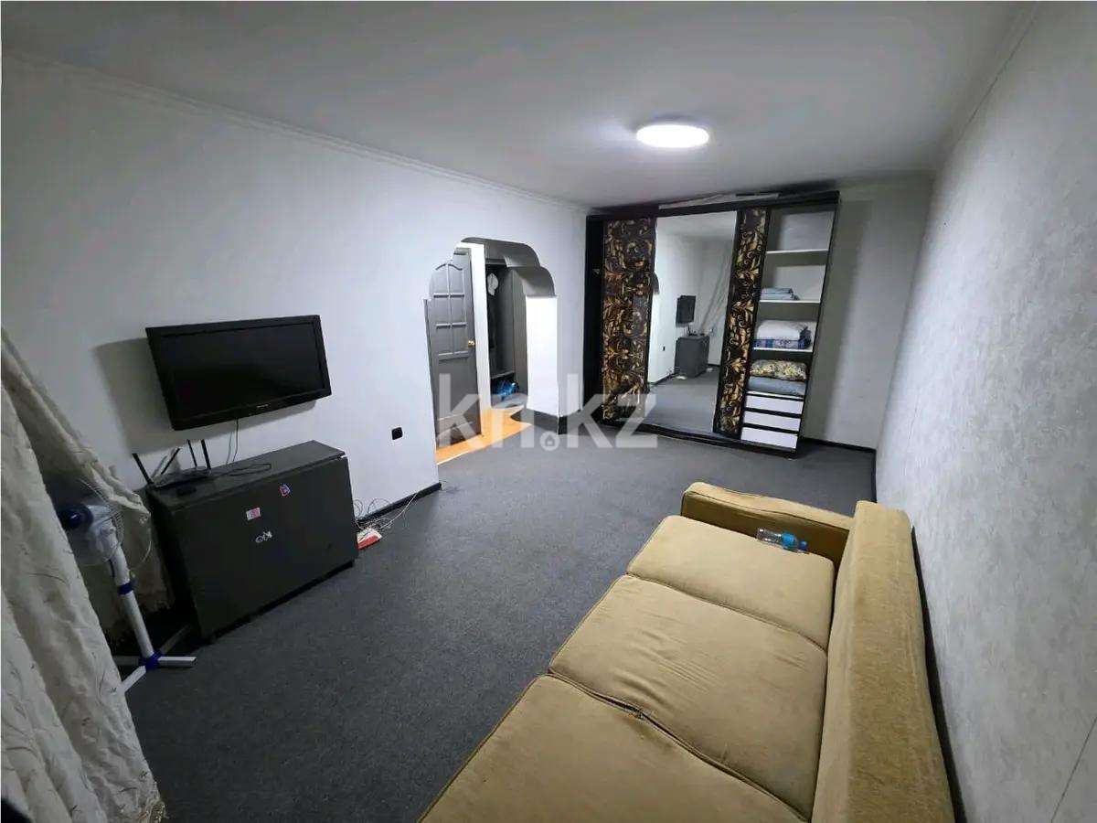 Продажа 1-комнатной квартиры, 33 м², ул. Толе би, дом  104 - Продажа  однокомнатных квартир в Алматы без посредников с фото фото 1 из 3