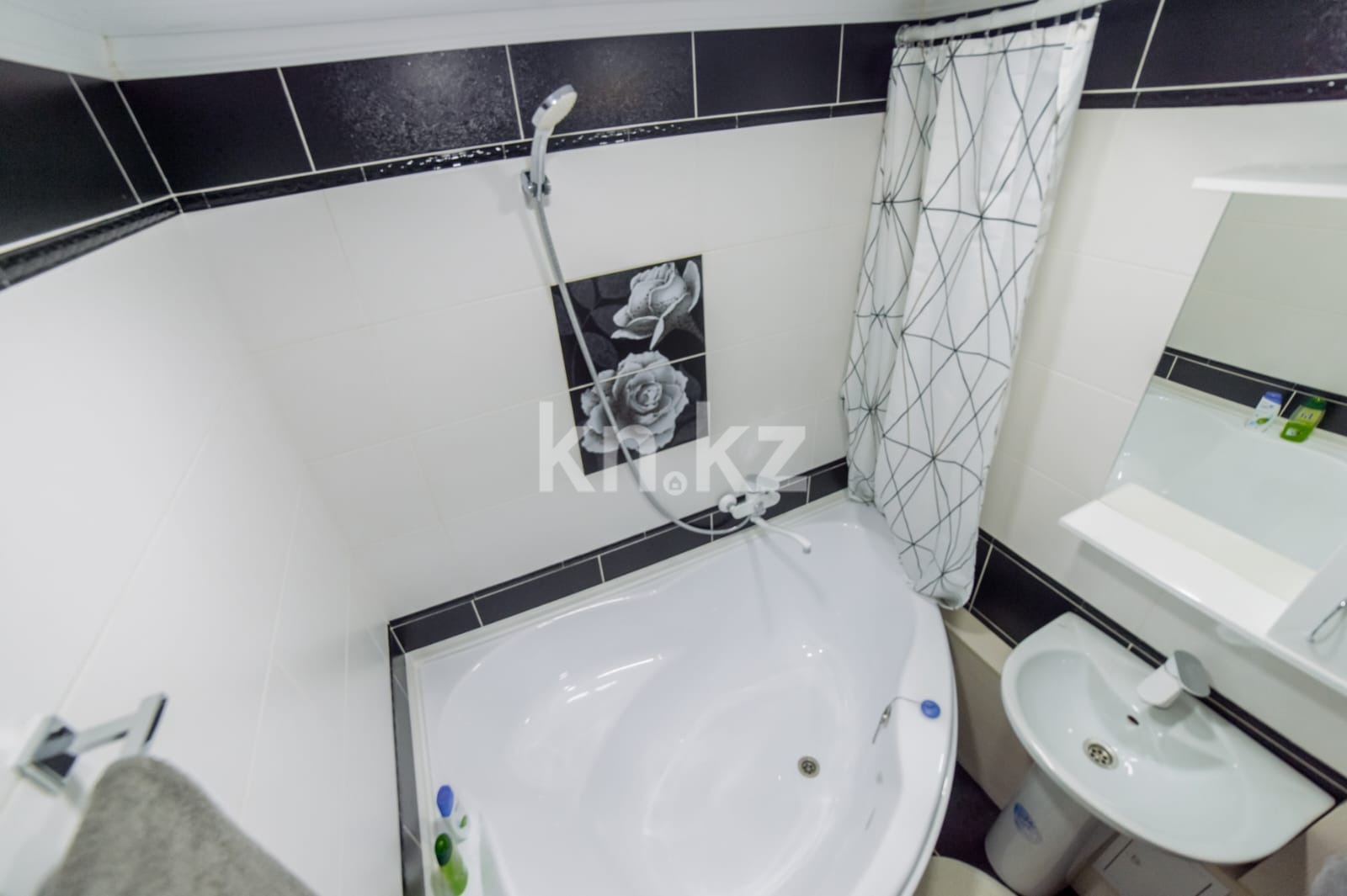 Аренда 2-комнатной квартиры посуточно, 53 м² - Недвижимость в Темиртау - страница 9 фото 28 из 38