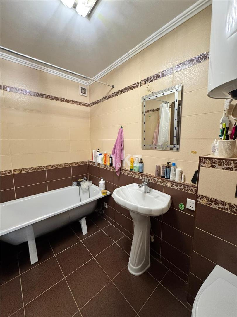 Продажа 2-комнатной квартиры, 73 м², ул. Ермекова в Караганде - фото 12