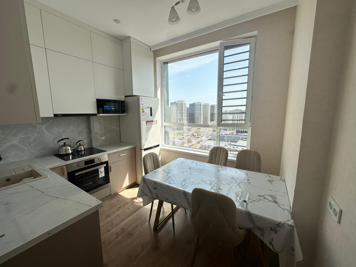 Продажа 1-комнатной квартиры, 39 м², ул. Култегин, дом  14 - аллея Гринлайн в Астане - фото 2