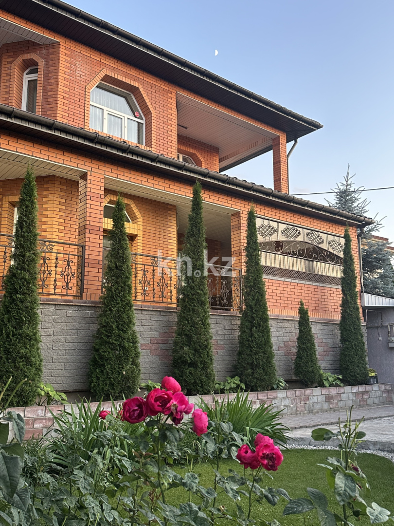 Продажа 8-комнатного дома, 367.3 м², ул. 22-я - Продажа квартир в Алматы фото 1 из 40