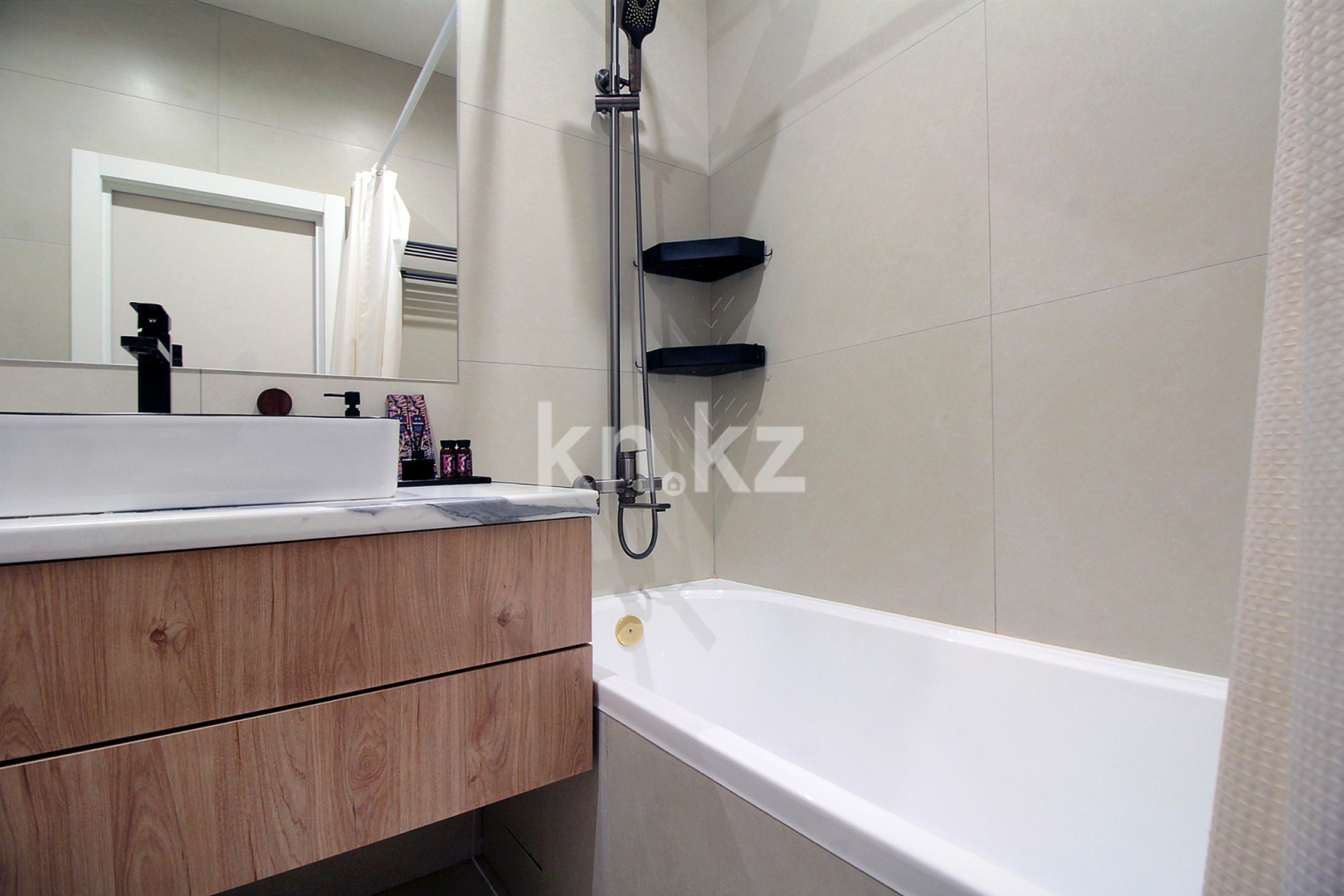 Аренда 3-комнатной квартиры посуточно, 65 м² - Аренда трехкомнатных квартир посуточно в Алматы фото 31 из 32