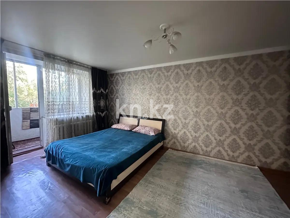 Продажа 1-комнатной квартиры, 30 м², пр. Абылай хана, дом  27 - Продажа квартир в Алматы фото 1 из 3