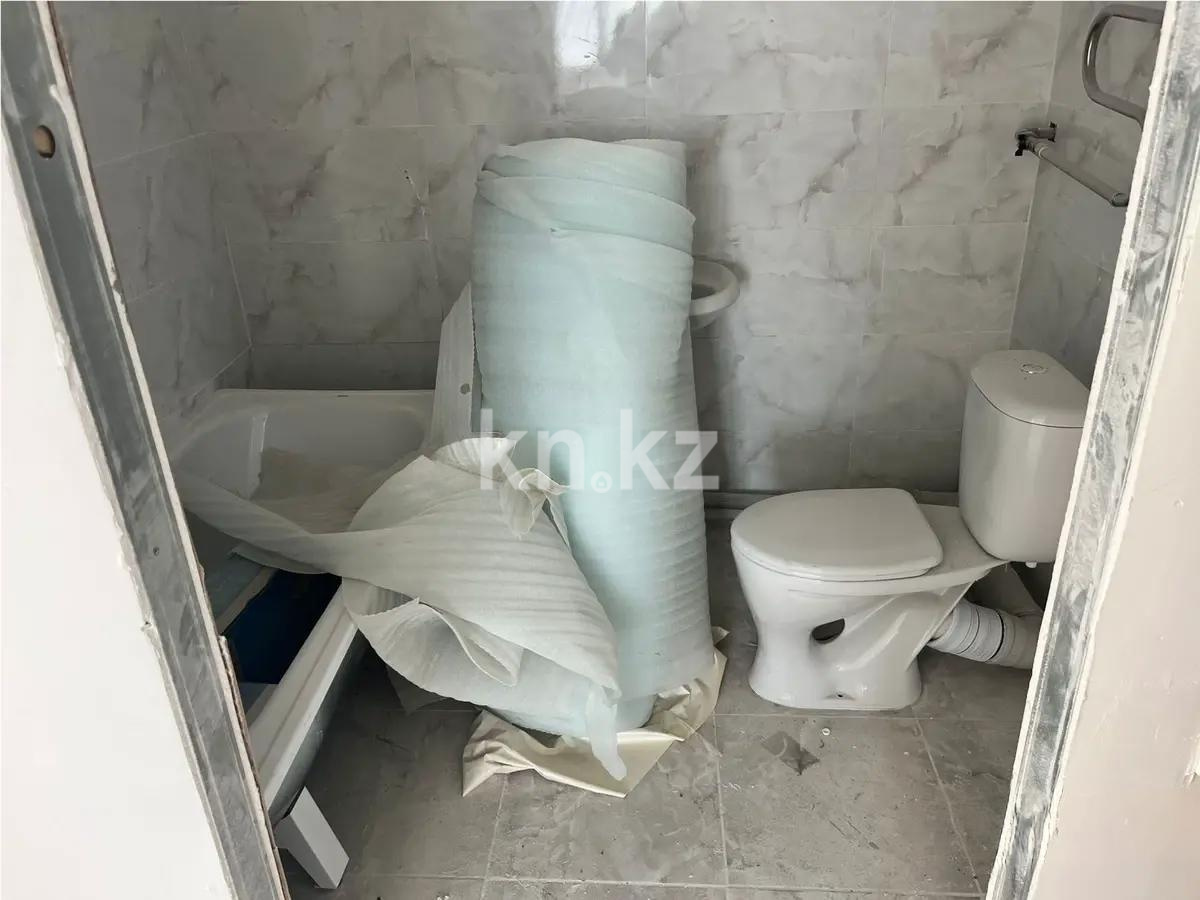 Продажа 3-комнатной квартиры, 63 м², ул. Омарова, дом  1 в Алматы - фото 3