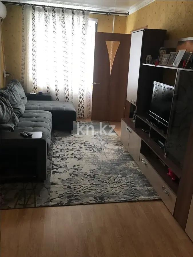 Продажа 3-комнатной квартиры, 63 м², мкр-н Степной-3, дом  3/7 - Продажа  трехкомнатных квартир в Караганде без посредников с фото фото 1 из 6
