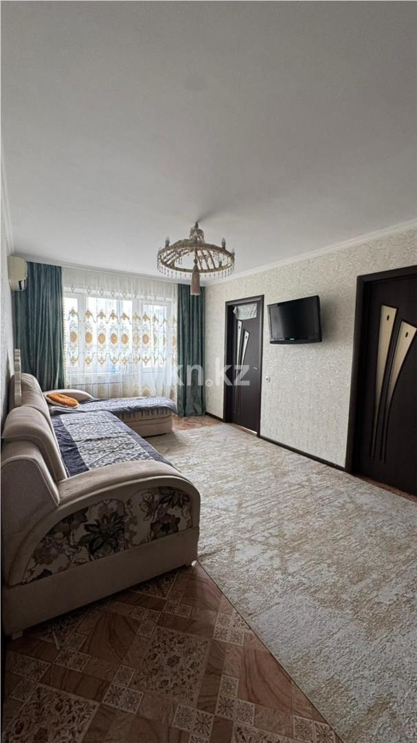 Продажа 4-комнатной квартиры, 63 м², пр. Строителей - Продажа квартир в Караганде фото 2 из 12