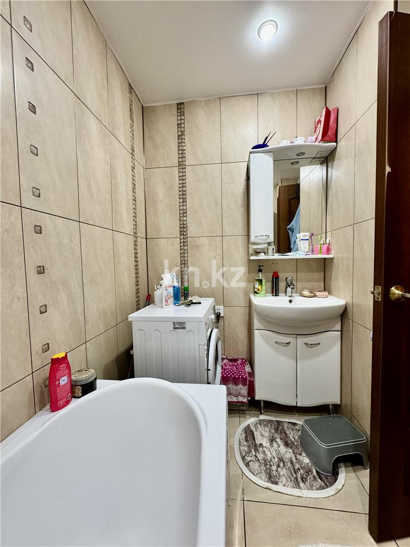 Продажа 3-комнатной квартиры, 57 м², ул. Гоголя, дом  58 в Караганде - фото 19