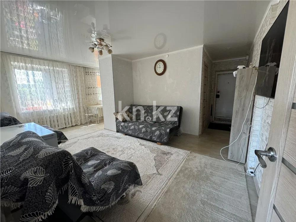 Продажа 3-комнатной квартиры, 52 м², пр. Абая, дом  70 - Продажа квартир в Шахтинске фото 1 из 3