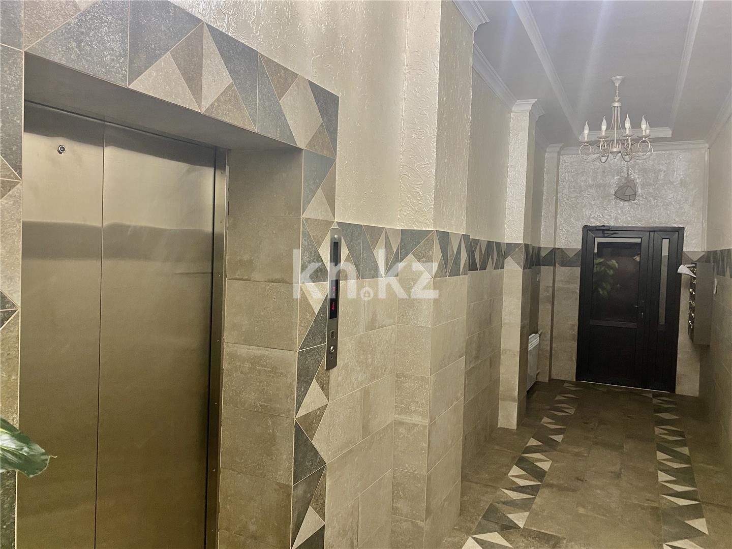 Продажа 1-комнатной квартиры, 55 м², ул. Сарыарка - Продажа  однокомнатных квартир в Караганде фото 16 из 18