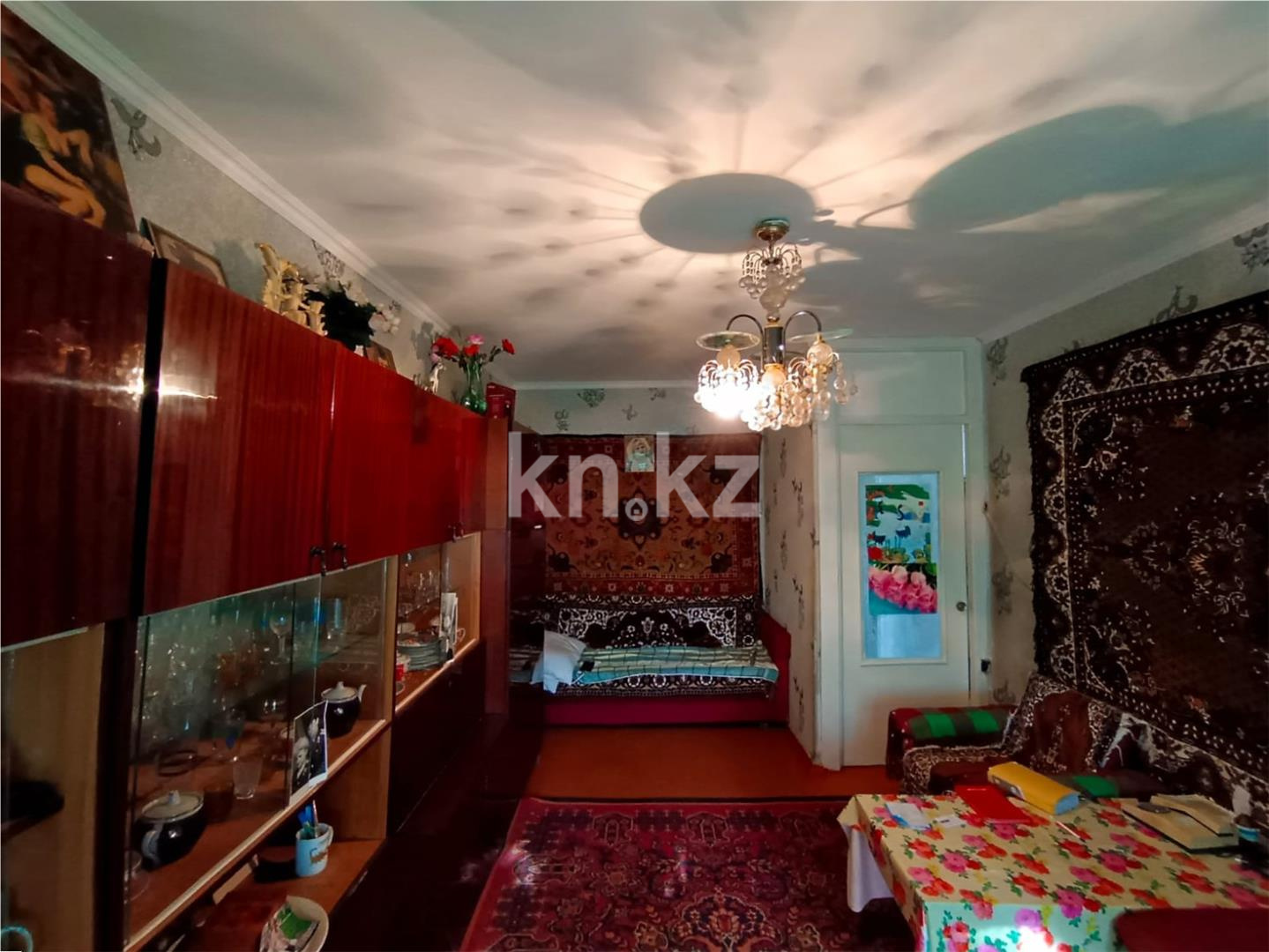 Продажа 2-комнатной квартиры, 47 м², мкр-н 22 в Караганде - фото 2