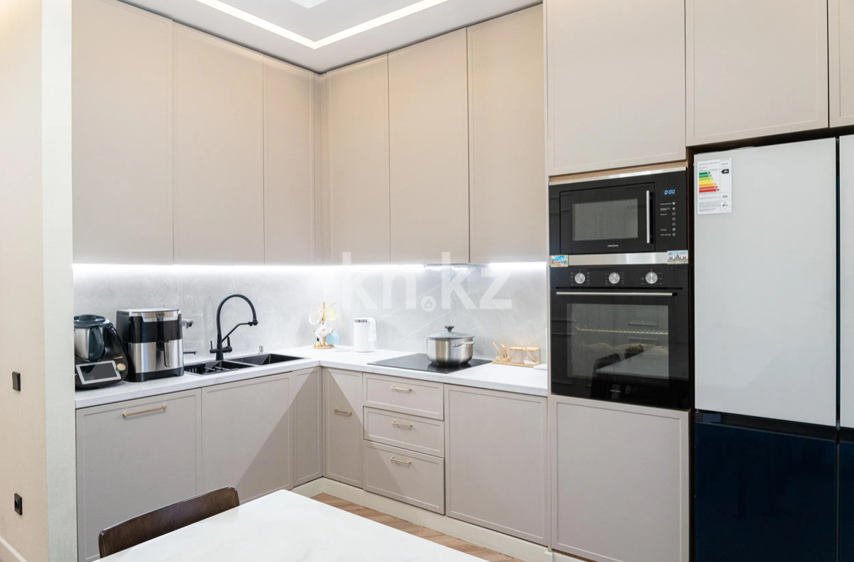 Продажа 4-комнатной квартиры, 140 м², пр. Мангилик Ел, дом  36 в Астане - фото 3