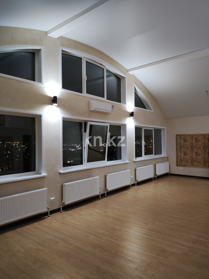Продажа 5-комнатной квартиры, 165.5 м², ул. Иманова, дом  17 - ул. Валиханова - Продажа  пятикомнатных квартир в Астане без посредников фото 1 из 19