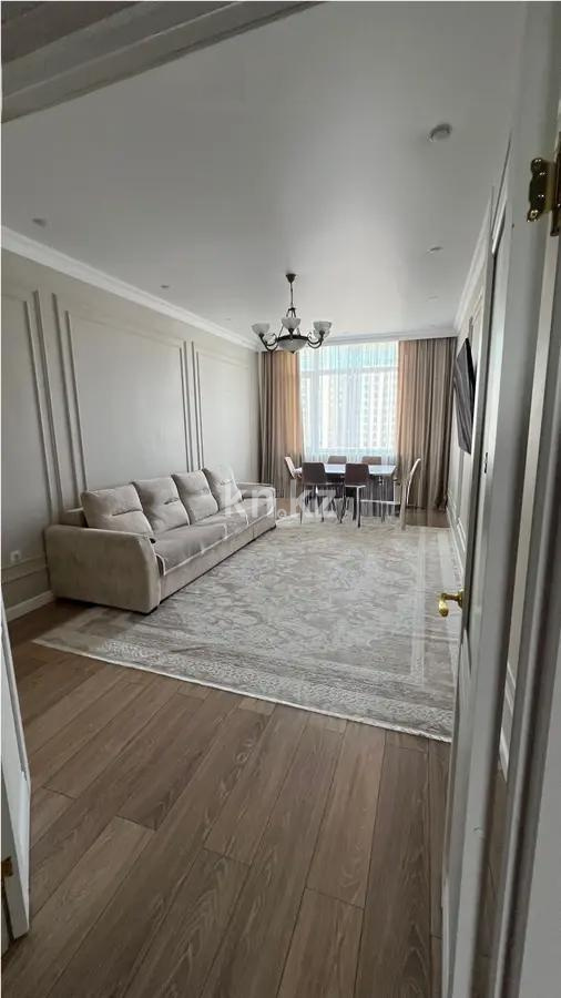 Продажа 3-комнатной квартиры, 101 м², пр. Кабанбай батыра, дом  49а - Продажа  трехкомнатных квартир в Астане фото 1 из 5