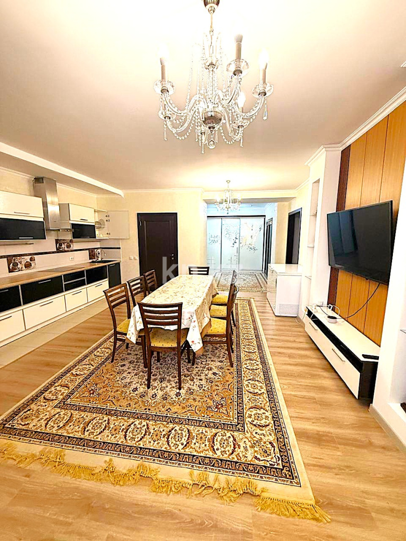 Продажа 4-комнатной квартиры, 157 м², проспект Сарыарка, дом  15 - пересечение с пр. Абая, Центр города - Продажа  четырехкомнатных квартир в Астане фото 1 из 16