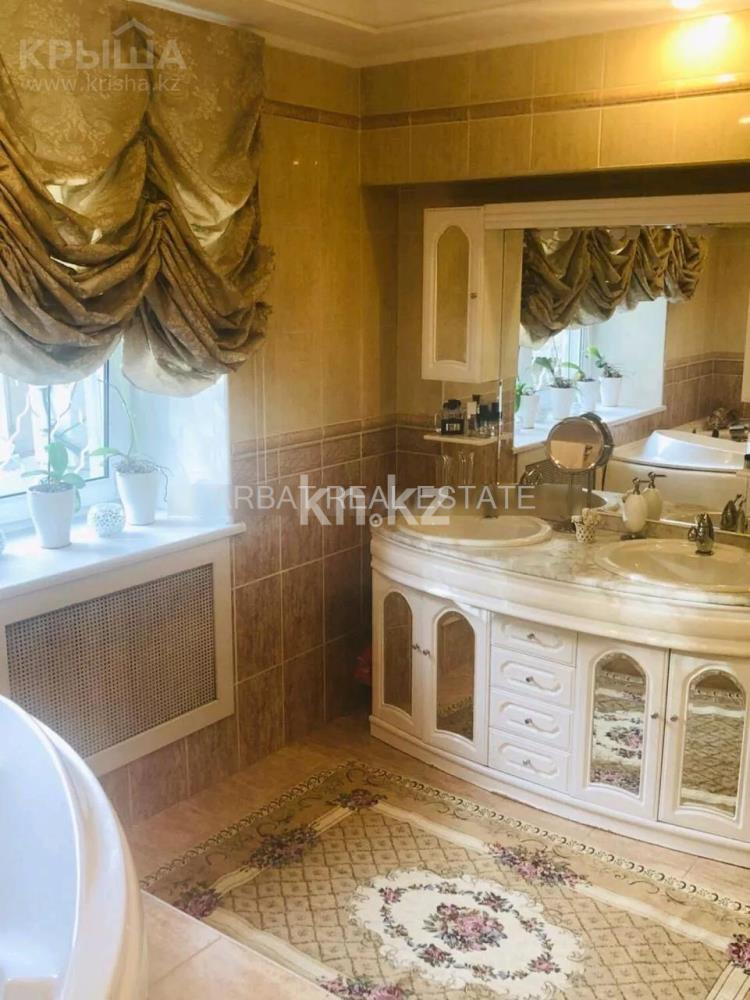 Продажа 4-комнатной квартиры, 106.5 м², ул. Валиханова, дом  124 - ул. Курмангазы - Продажа квартир в Алматы фото 15 из 17