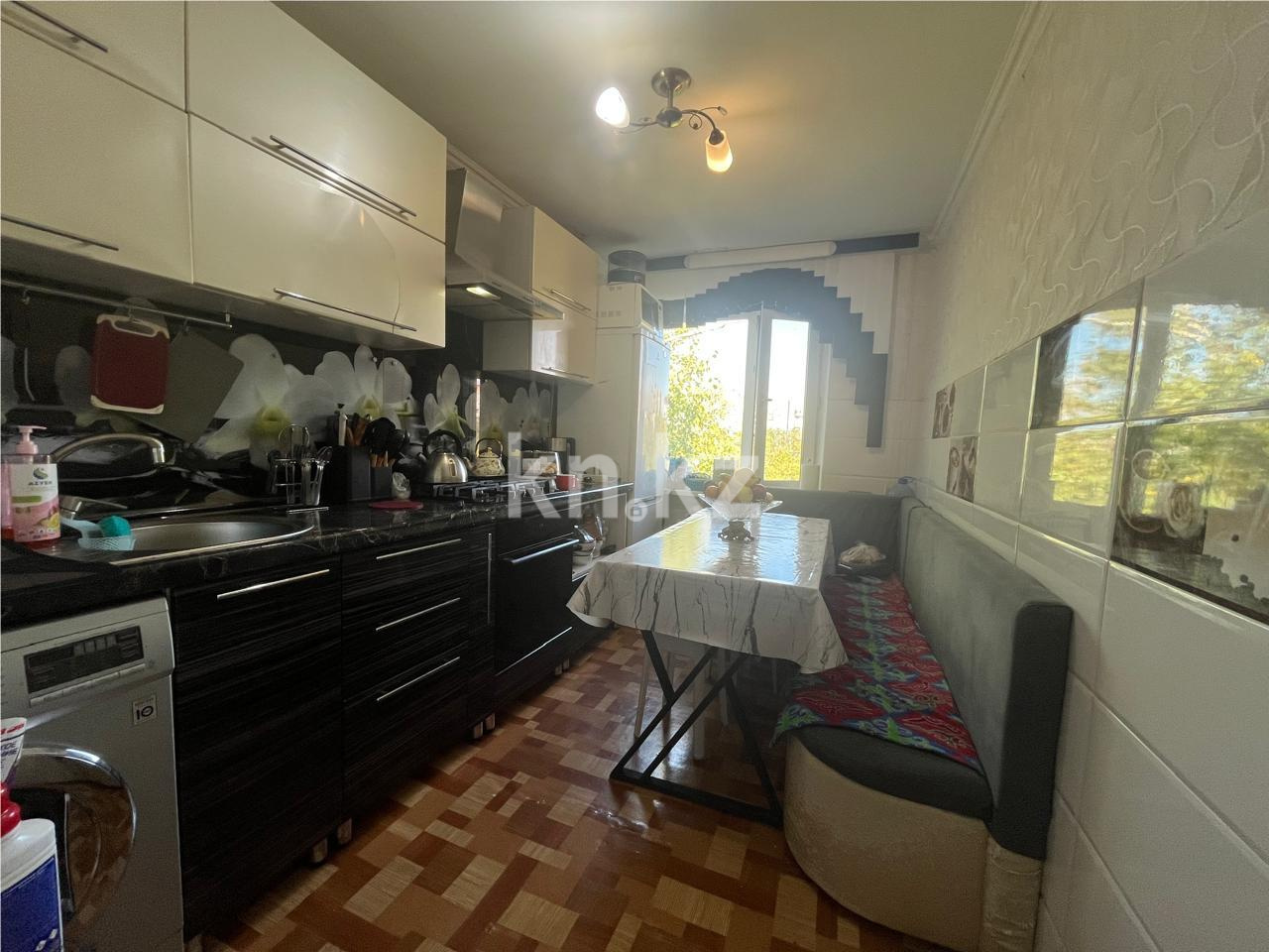 Продажа 4-комнатной квартиры, 63 м², пр. Строителей, дом  17 - Продажа  четырехкомнатных квартир в Караганде фото 8 из 14