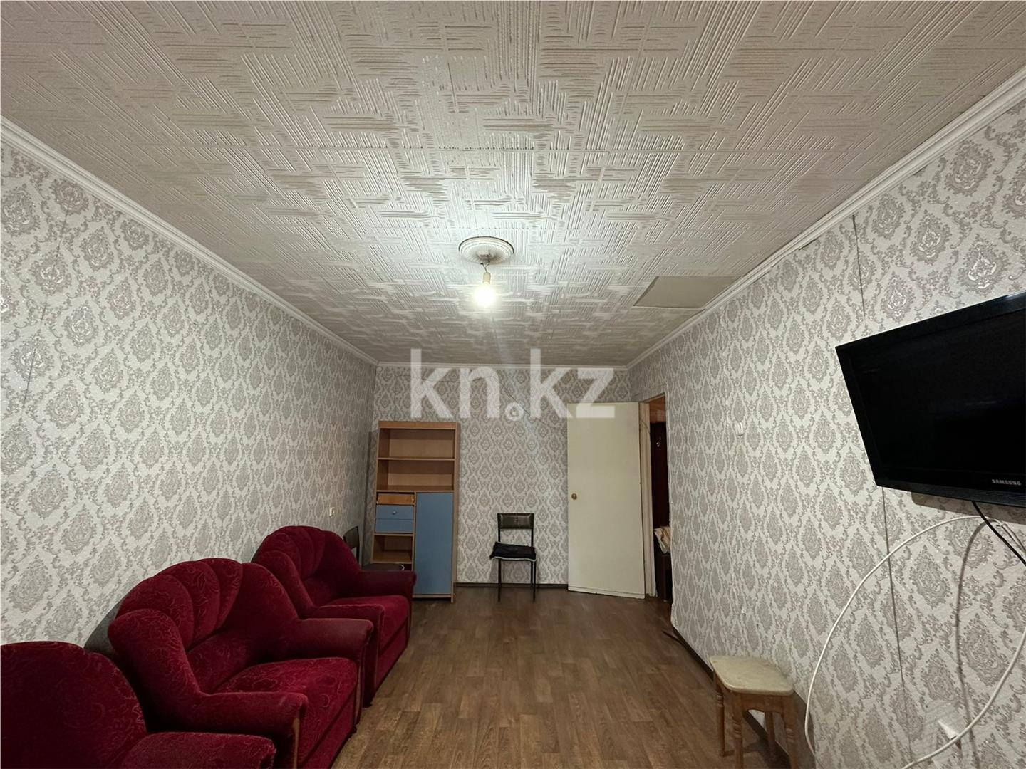 Продажа 2-комнатной квартиры, 43 м², мкр-н 19, дом  42 в Караганде - фото 2