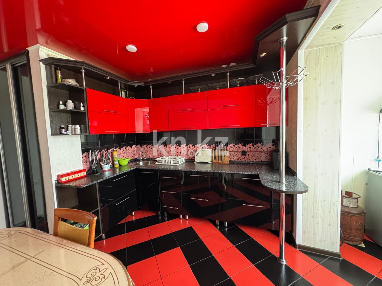 Продажа 4-комнатной квартиры, 103 м², мкр-н 8 в Темиртау - фото 11