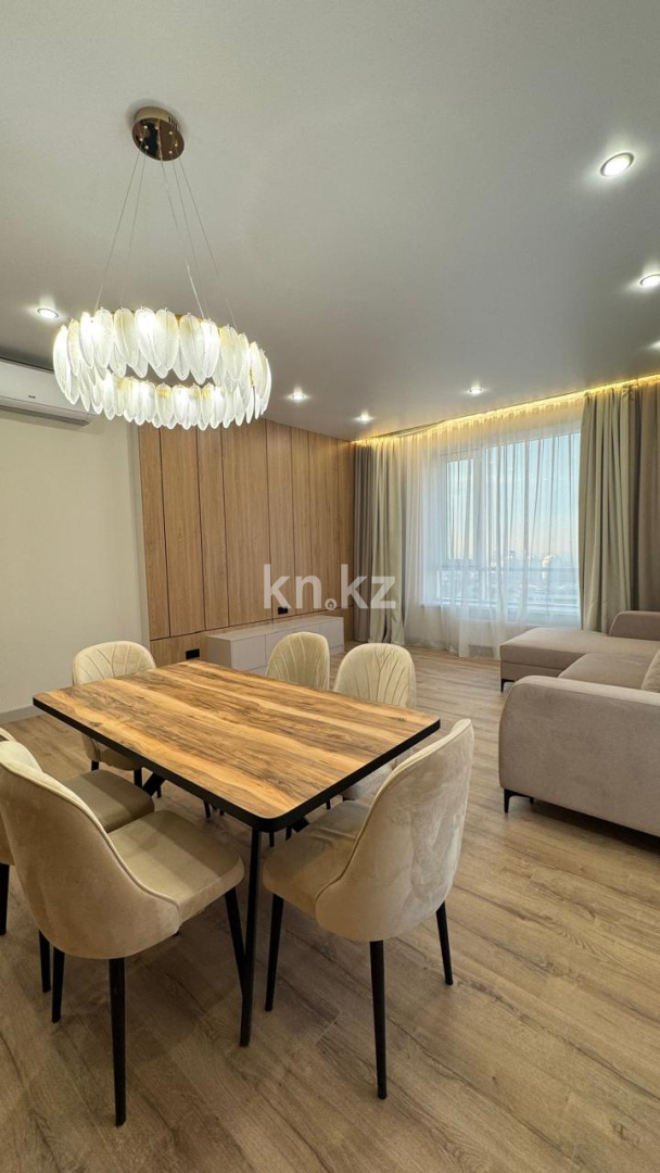 Аренда 3-комнатной квартиры, 90 м², пр. Аль-Фараби - Аренда  трехкомнатных квартир помесячно в Алматы фото 2 из 14