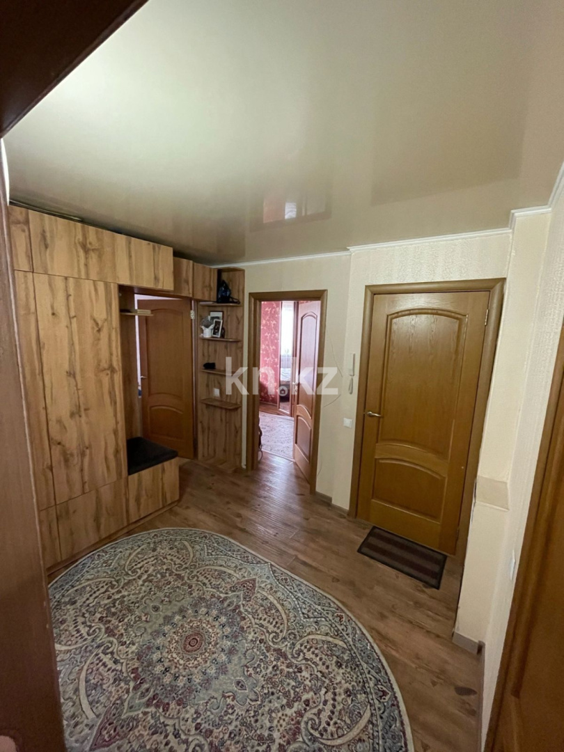 Продажа 4-комнатной квартиры, 76 м², ул. Дюсембекова, дом  37/2 - Продажа  четырехкомнатных квартир в Караганде с фото фото 6 из 9