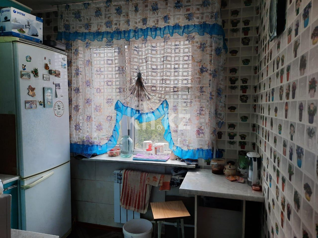 Продажа 4-комнатной квартиры, 62 м², мкр-н 18 - Продажа  четырехкомнатных квартир в Караганде фото 6 из 10