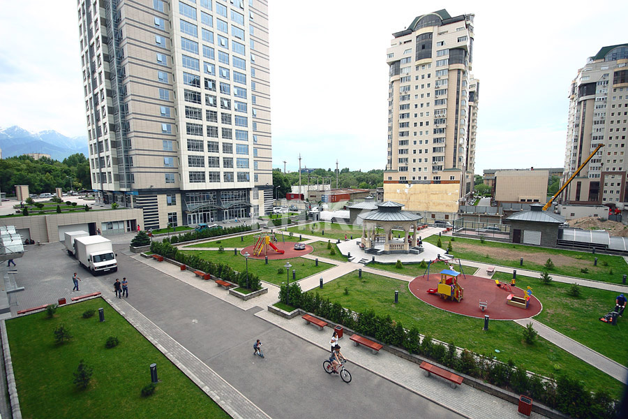 Продажа 3-комнатной квартиры, 98.2 м², бул. Бухар Жырау, дом  27/5 в Алматы - фото 11