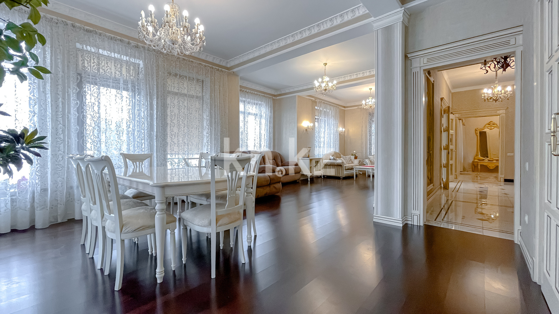 Аренда 6-комнатного дома, 380 м² - Аренда недвижимости в Алматы фото 1 из 19