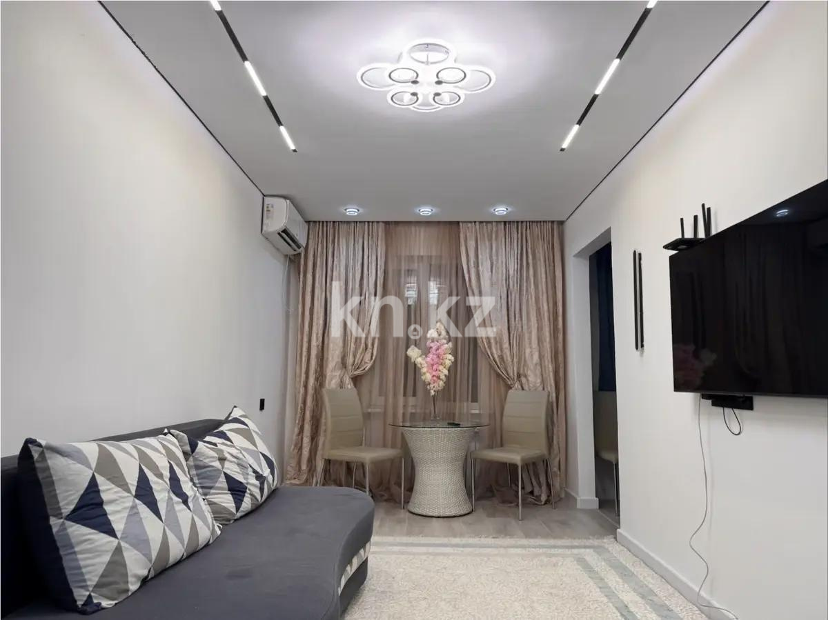 Продажа 3-комнатной квартиры, 59 м², ул. Кунаева, дом  15 - Продажа квартир в Алматы фото 1 из 5