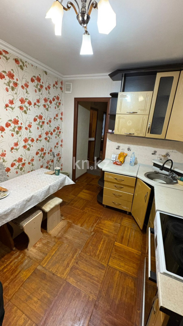 Продажа 3-комнатной квартиры, 65 м², ул. Дюсембекова, дом  49 - Продажа квартир в Караганде фото 6 из 13