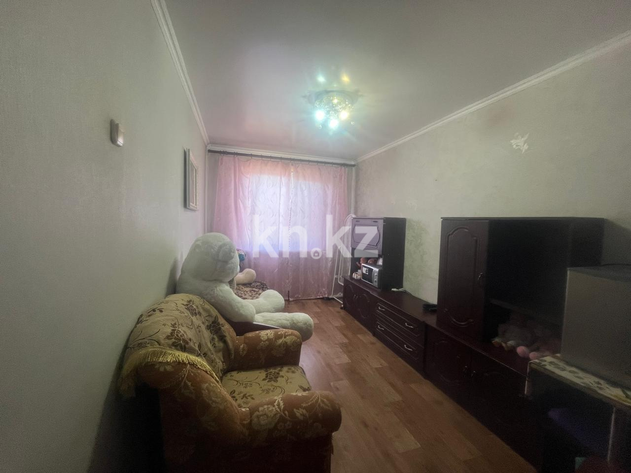 Продажа 3-комнатной квартиры, 63 м², ул. Муканова, дом  6/3 - Продажа  трехкомнатных квартир в Караганде фото 1 из 12